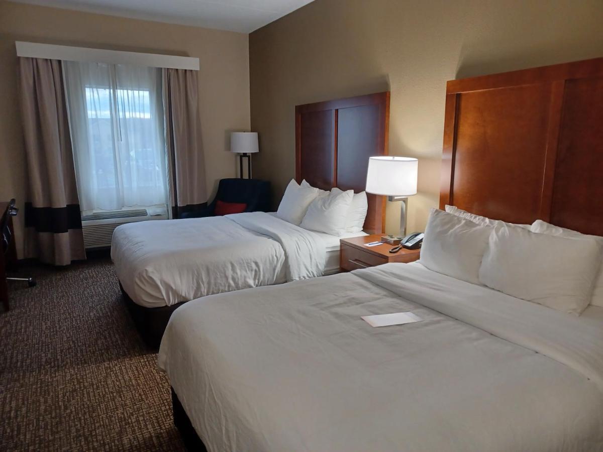Wingate By Wyndham Pittsburgh New Stanton Hotel Exterior photo